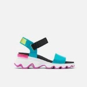 NWT NEVER WORN!! Sorel Kinetic Sandal in Spring Aqua sold-out colorway